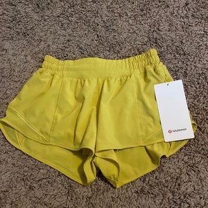 LULULEMON Hotty Hot 2.5” Shorts